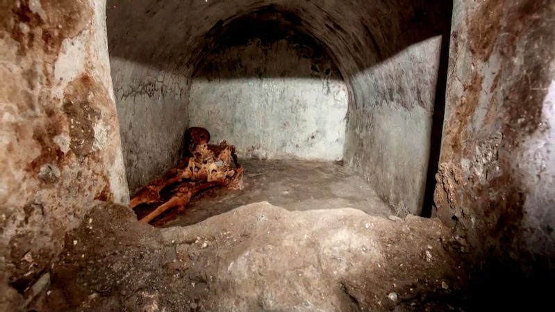 Pompeje odhalily své další tajemství: mimořádně zachovalé ostatky v hrobce s řeckým nápisem